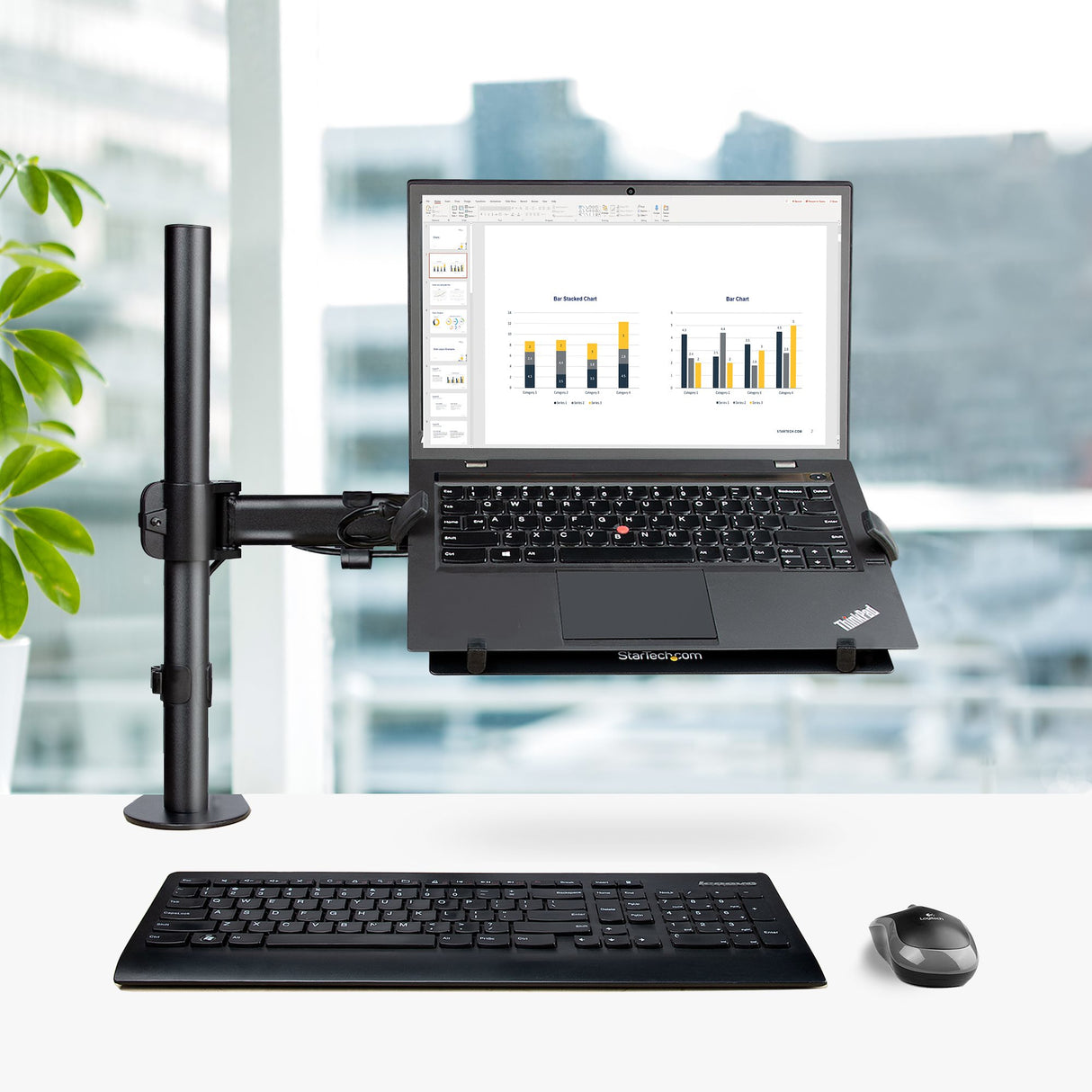 StarTech.com Soporte de Montaje para Portátil - Soporte VESA de Monitor de 34 Pulgadas (8kg) o Bandeja VESA Articulada para Portátil (4,5kg) - Montaje en Grommet/Mordaza Laptop Negro Plástico, Acero 33 cm (13") 86,4 cm (34")