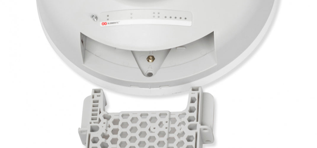 SBX-XL-2-14, Antena 2.4Ghz 14dbi 30° y Gabinete para alojar AP