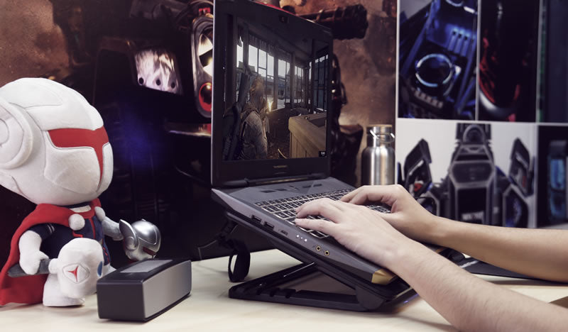 Cooler Master Ergostand IV Soporte para computadora portátil Negro 43.2 cm (17"), Metal, Plástico, Caucho