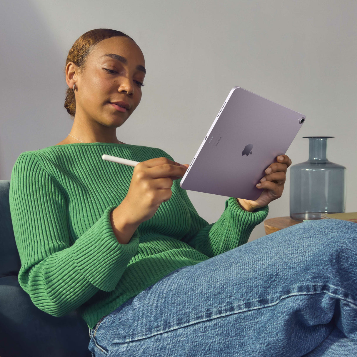 Apple iPad Air 5G Apple M TD-LTE & FDD-LTE 128 GB 27.9 cm (11") 8 GB Wi-Fi 6E (802.11ax) iPadOS 17 Beige, 2360 x 1640 Pi