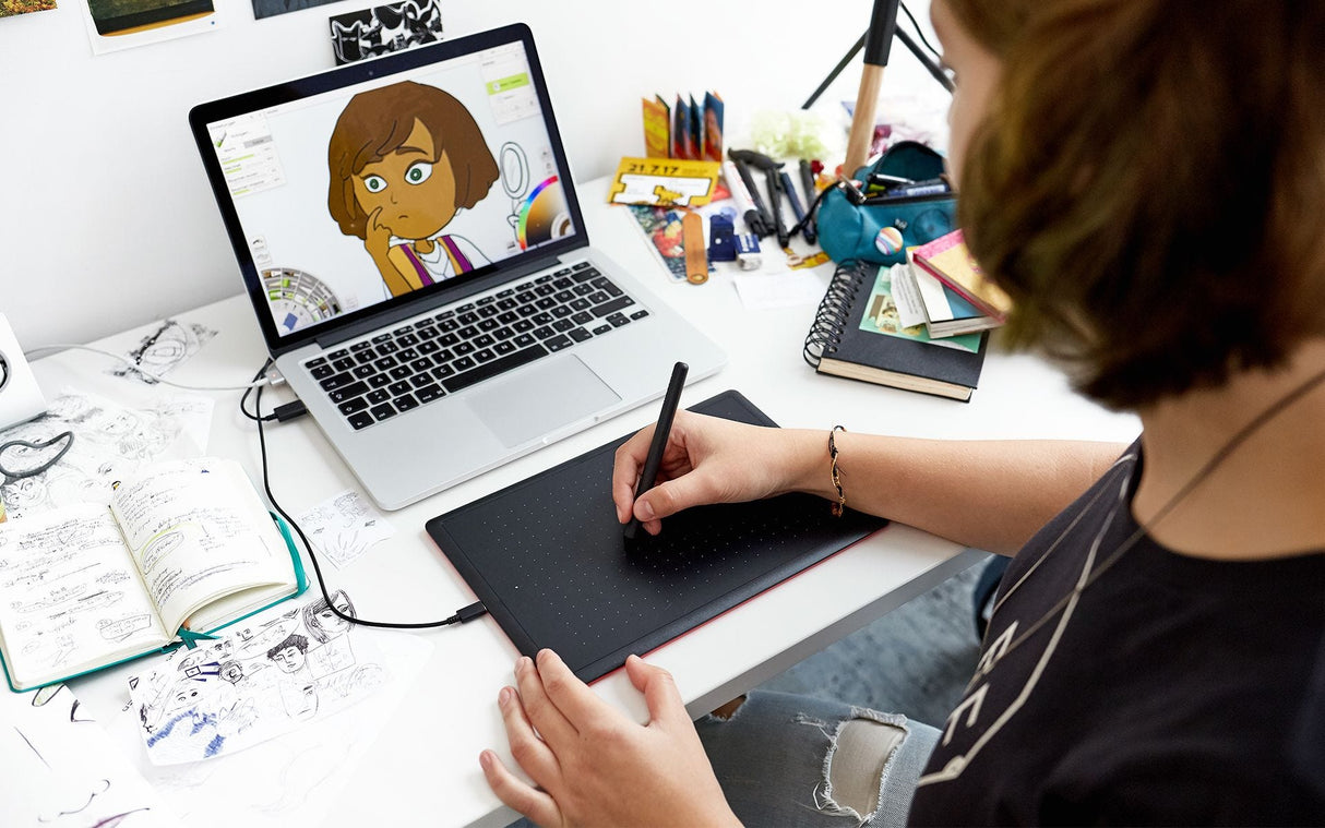 Wacom One tableta gráfica Negro 2540 lpi 216 x 135 mm USB, Alámbrico, Pluma