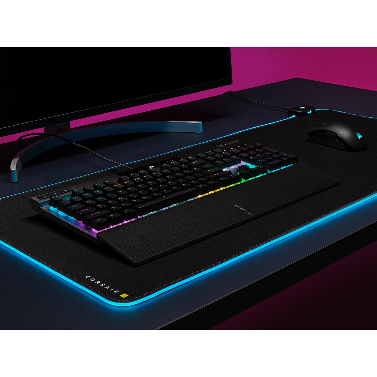 Corsair K70 RGB PRO teclado Juego USB QWERTY Inglés Negro, Alámbrico, Interruptor mecánico, LED RGB