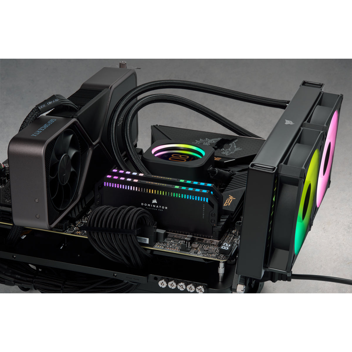 Corsair Dominator CMT32GX5M2E6000C36 módulo de memoria 32 GB 2 x 16 GB DDR5 288-pin DIMM, 6000 MHz