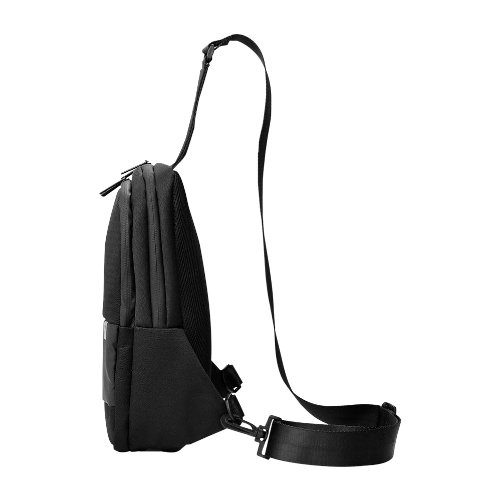 MOCHILA PECHERA CRUZADA VORAGO POLYESTER NEGRA, 3 COMPARTIMENTOS, 15", AJUSTABLE