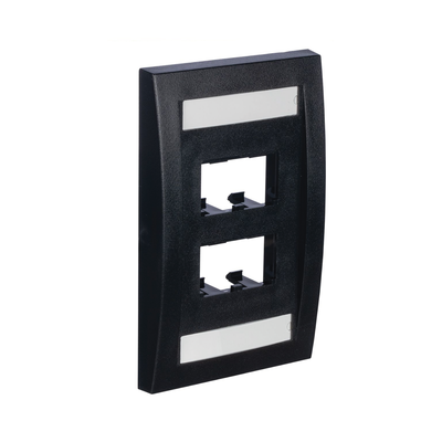 CFPE4BLY - Placa de Pared Vertical / 4 Puertos Mini-Com / Con Espacio para Etiquetas / 2.75 x 4.5 pulg. / Perfil Elevado / Negro