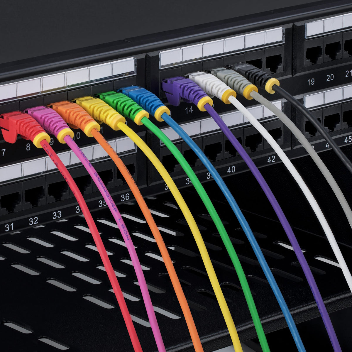 N6PAT10MPLS - StarTech.com Cable de Red Ethernet CAT6 Delgado sin Enganches Morado de 10m - Cable RJ45 Snagless Slim de 28AWG - Alambr