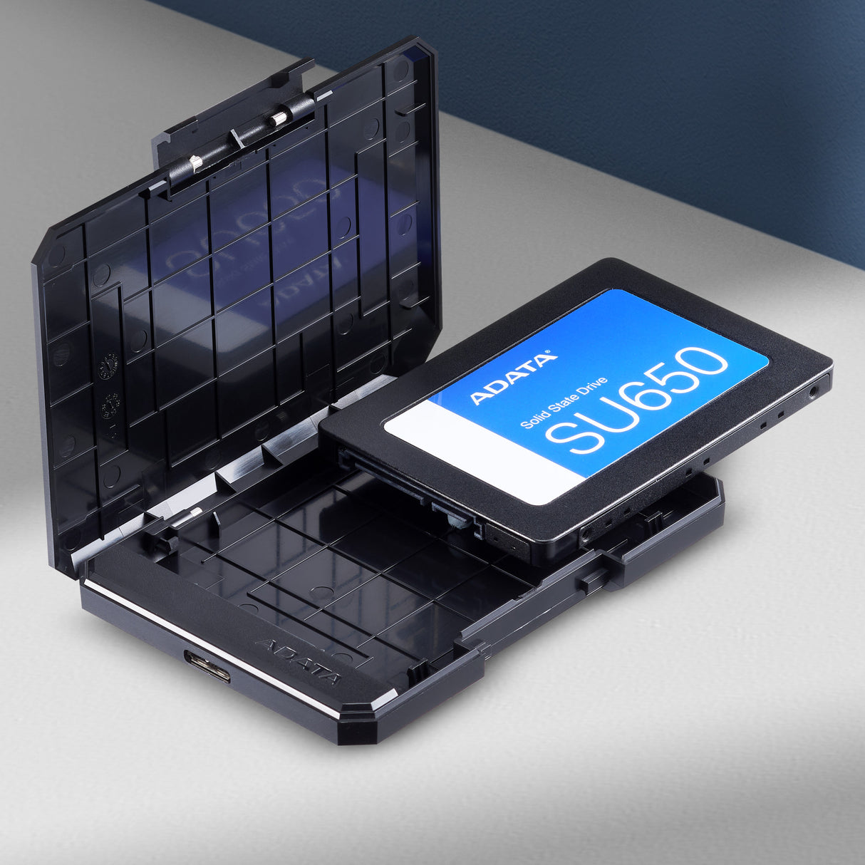 ADATA EC600-BCBK cajas para discos duros externos 1 2.5 cm (2.5") SATA 7,9.5 mm