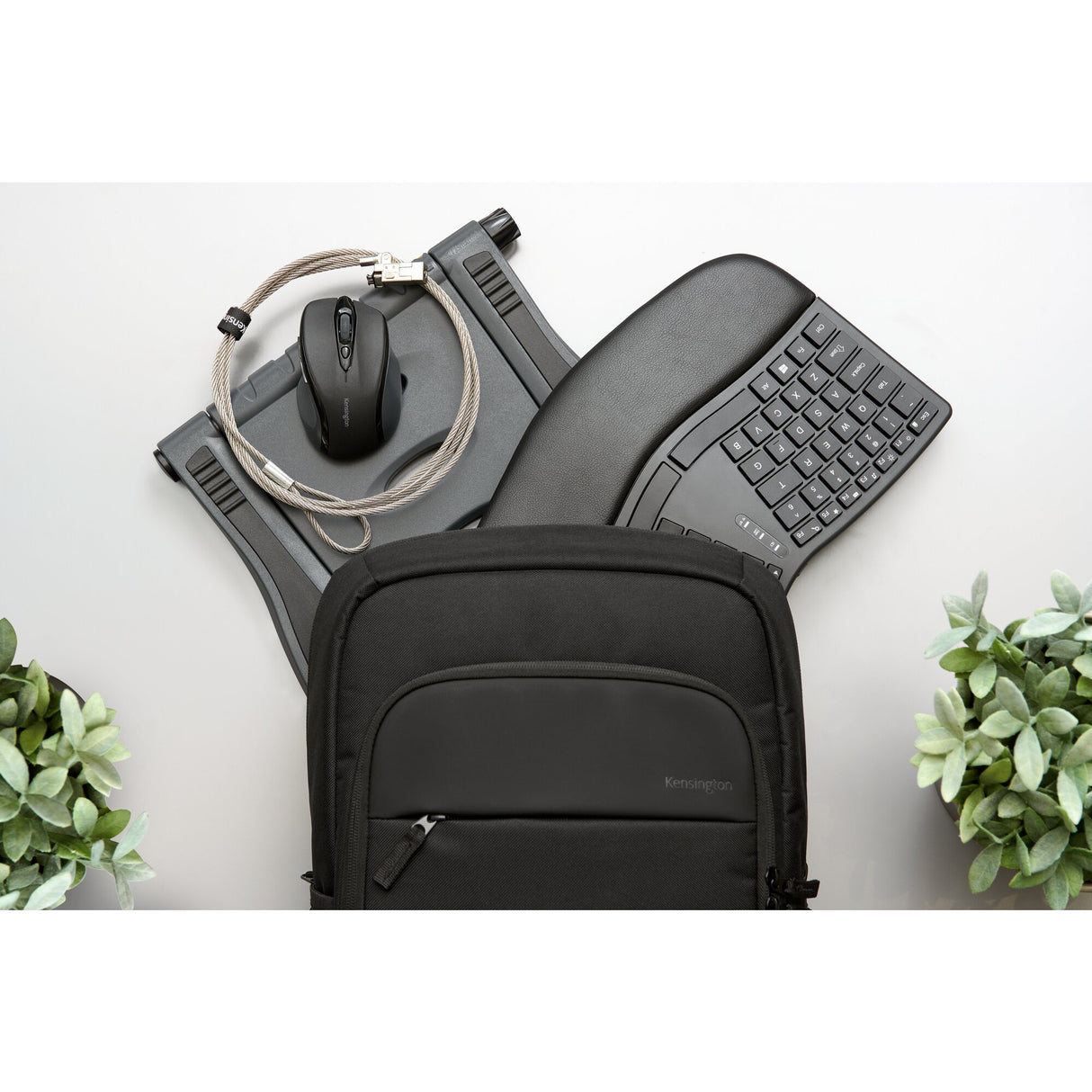 Kensington Mochila para portátiles de 16" EQ Laptop 40,6 cm (16") Mochila Negro 295 mm