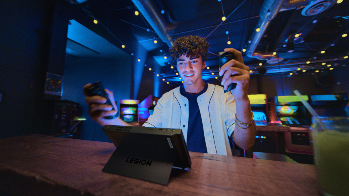 Lenovo Legion Go 8APU1 videoconsola portátil 22.4 cm (8.8") 1 TB Pantalla táctil Wifi Negro AMD Zen 4 Windows 11 Home IP
