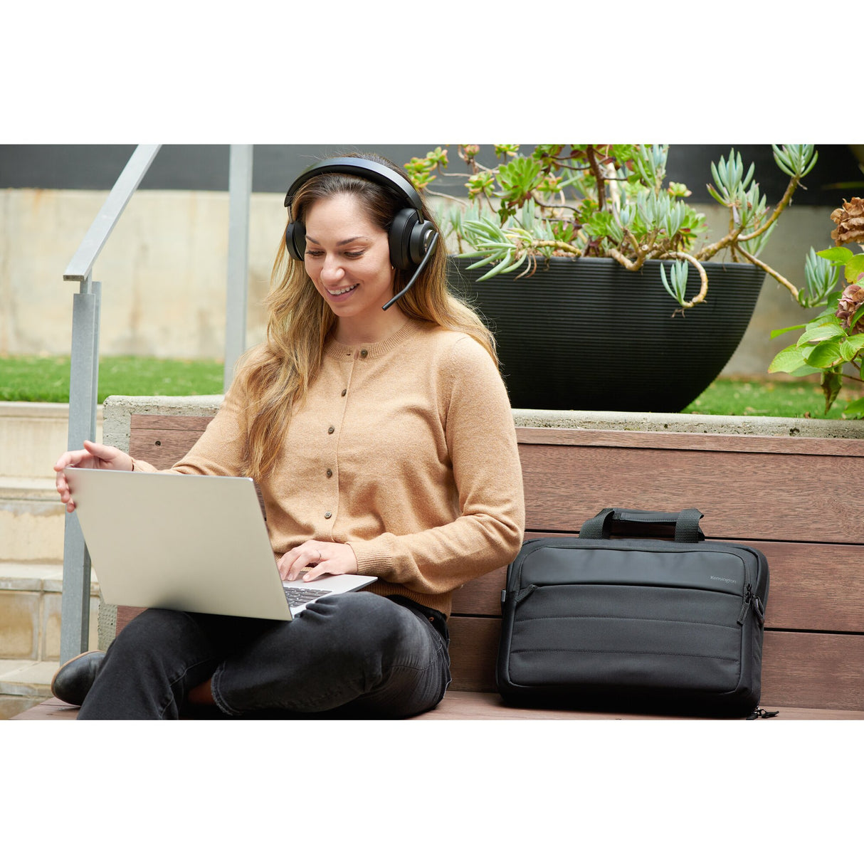 Kensington Auriculares Bluetooth circumaurales H3000 Auriculares Inalámbrico Si Supraaural Si