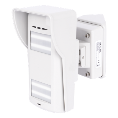 DS-PD2-T12P-WEL/WA - Detector Dual-Tech Inalámbrico para Exterior / Microondas + 2 PIR / Inmunidad Mascotas 35 kg / Montaje Ajustable ±45° / Cobertura 90° con Adaptador / 2 Baterías Litio 3V 4700 mAh
