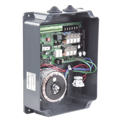 XBS-PK03-CBOX - Cuadro de Mando / 110VAC / 24VDC / 12x24x32 cm / 4.7x9.4x12.6 in / 2 Controles XBT23