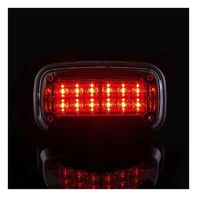 XT1885R - Luz de Advertencia LED / 8 x 4" (203.2 x 101.6 mm) / 12 LEDs / 11 Patrones / 12-30 VDC / IP67 / SAE J845 J595