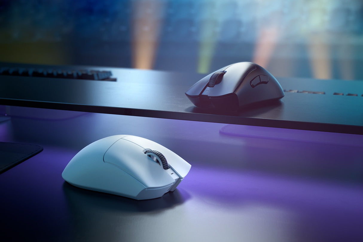 Razer DeathAdder V3 Pro ratón Juego Diestro RF Wireless + USB Type-C Óptico 30000 DPI, Blanco