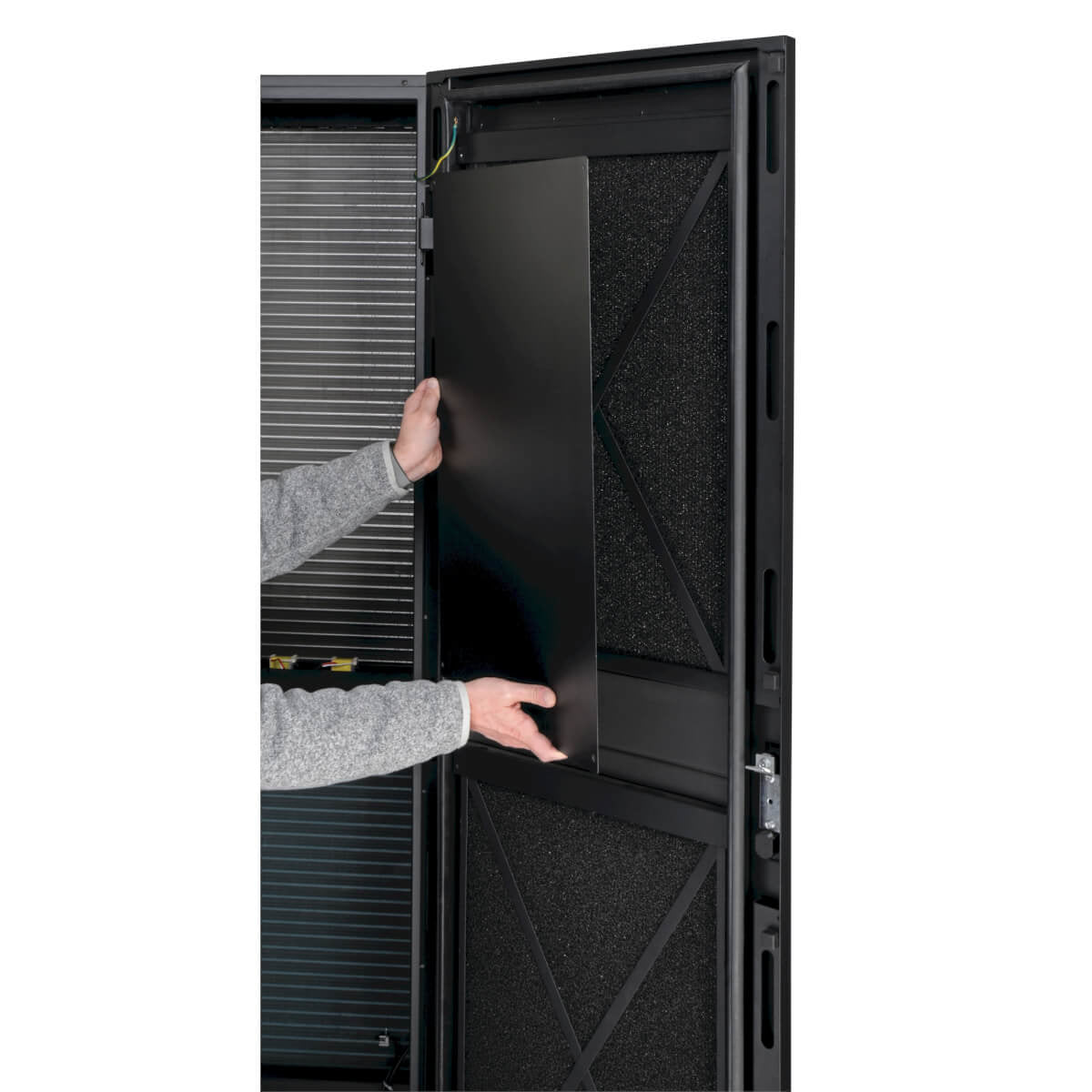 Tripp Lite SRCOOL33K Enfriador en Hileras para Racks de Servidor - 33,000 BTU (9.7 kW), 208V / 240V, 42U, Negro, 599.4 m