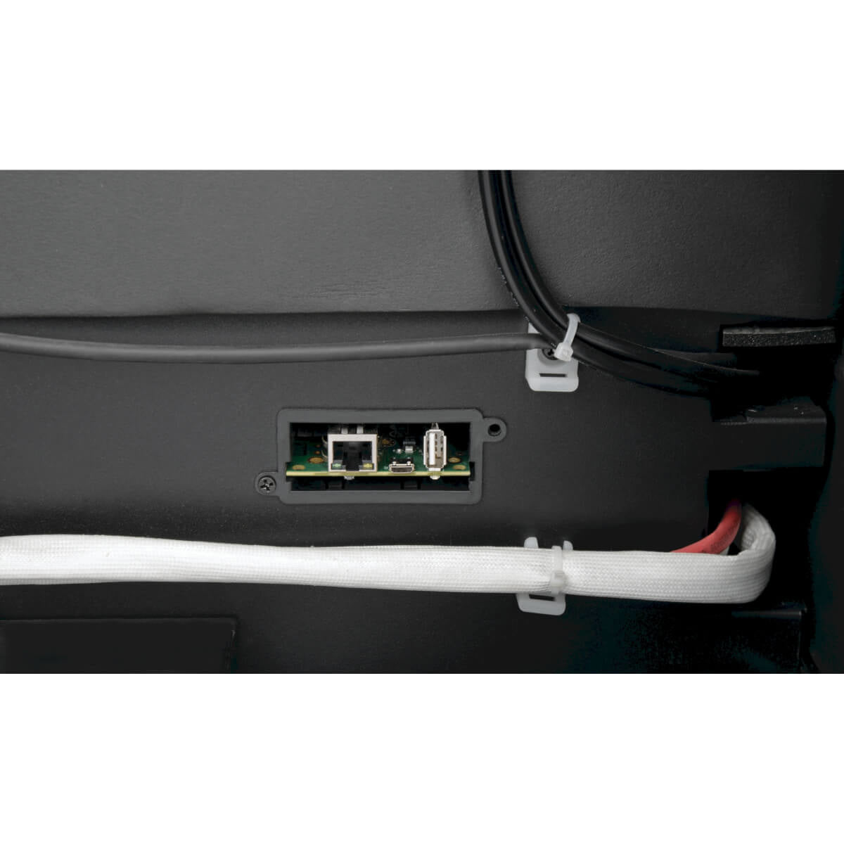 Tripp Lite SRCOOL33K Enfriador en Hileras para Racks de Servidor - 33,000 BTU (9.7 kW), 208V / 240V, 42U, Negro, 599.4 m