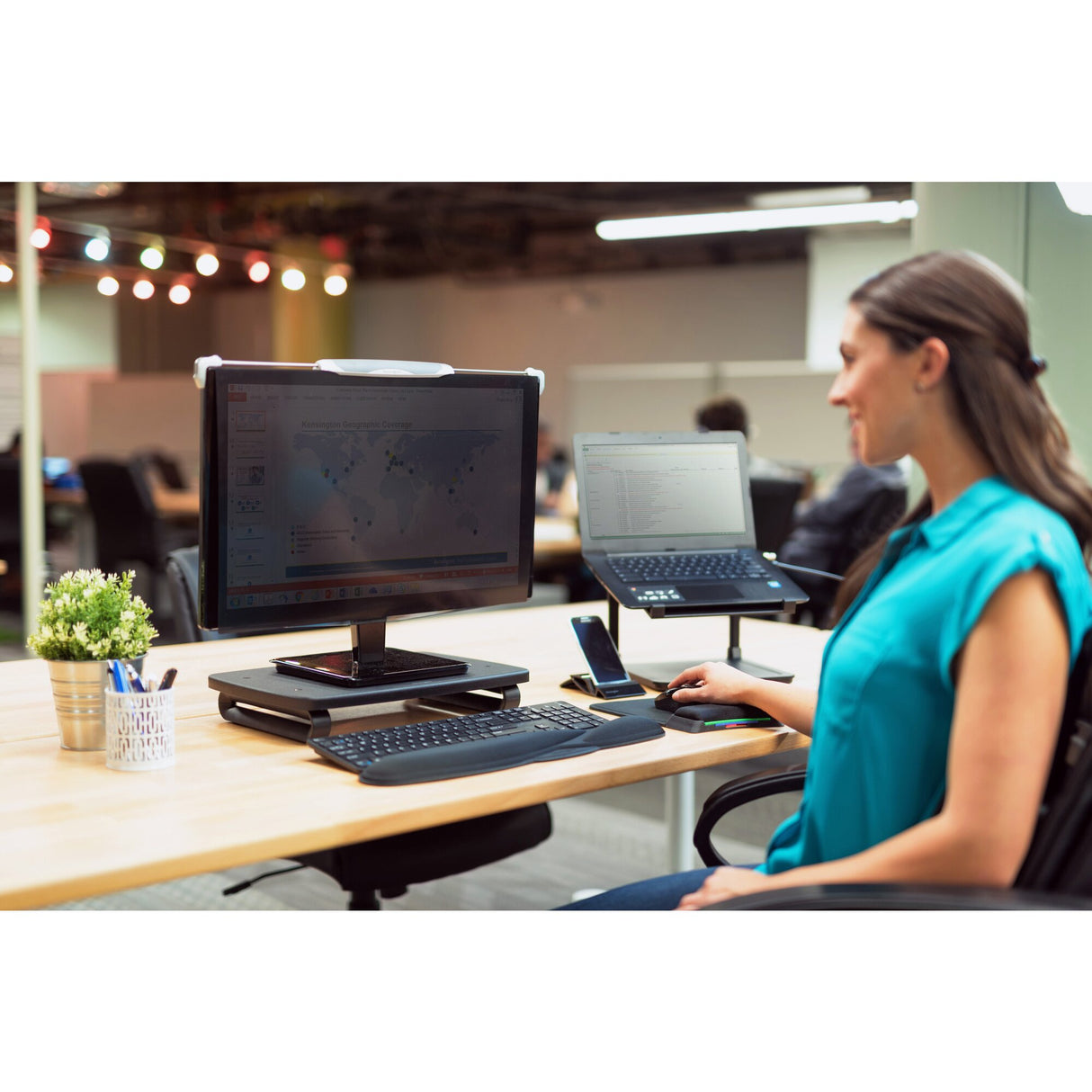 Kensington Soporte para monitor SmartFit Plus para pantallas de hasta 24" Monitor Negro