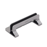 Soporte Vertical para Laptop / Adecuado para escritorio / Anchura Ajustable (12-26mm) / Amplia compatibilidad / Anti-Arañazos / Anti-Deslizante /Ajustable Mediante Tornillos / Color Plata / Aluminio + Silicona