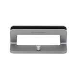 Soporte Vertical para Laptop / Adecuado para escritorio / Anchura Ajustable (12-26mm) / Amplia compatibilidad / Anti-Arañazos / Anti-Deslizante /Ajustable Mediante Tornillos / Color Plata / Aluminio + Silicona