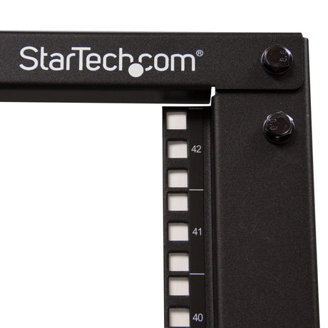 StarTech.com Rack 42U Móvil de Marco Abierto de 4 Columnas para Servidores - Rack de Cuatro Columnas de 19 Pulgadas para Equipo de Red e Informático - Ruedas o Patas Niveladoras Rack 42U Rack o bastidor independiente 600 kg Negro