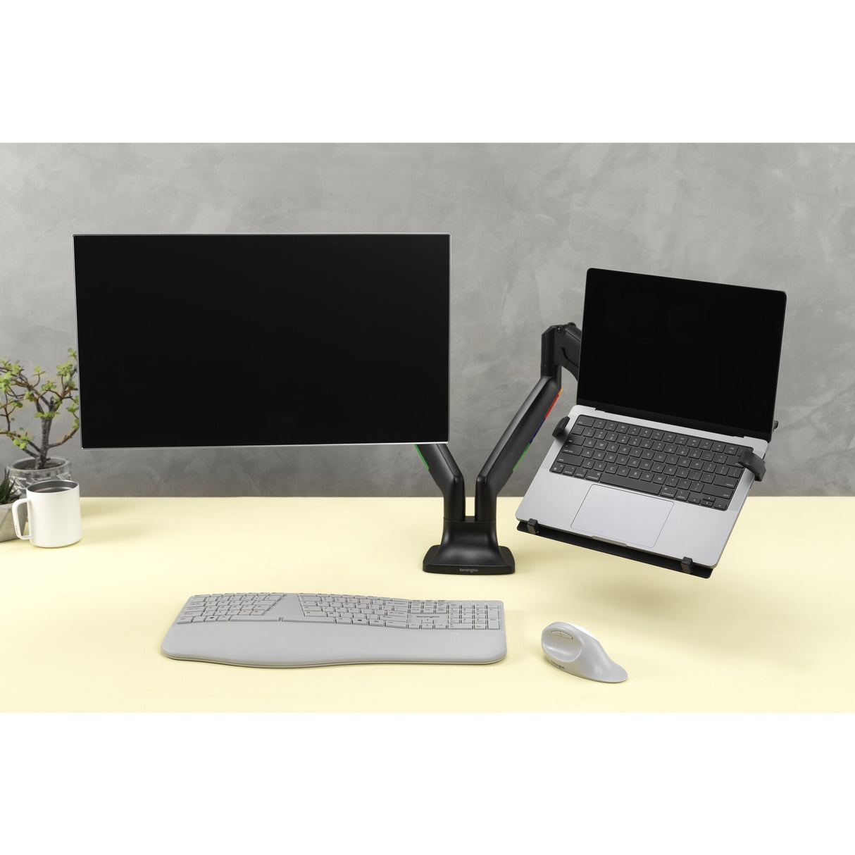 Kensington Bandeja universal de portátiles para brazos de monitor Monitor Negro
