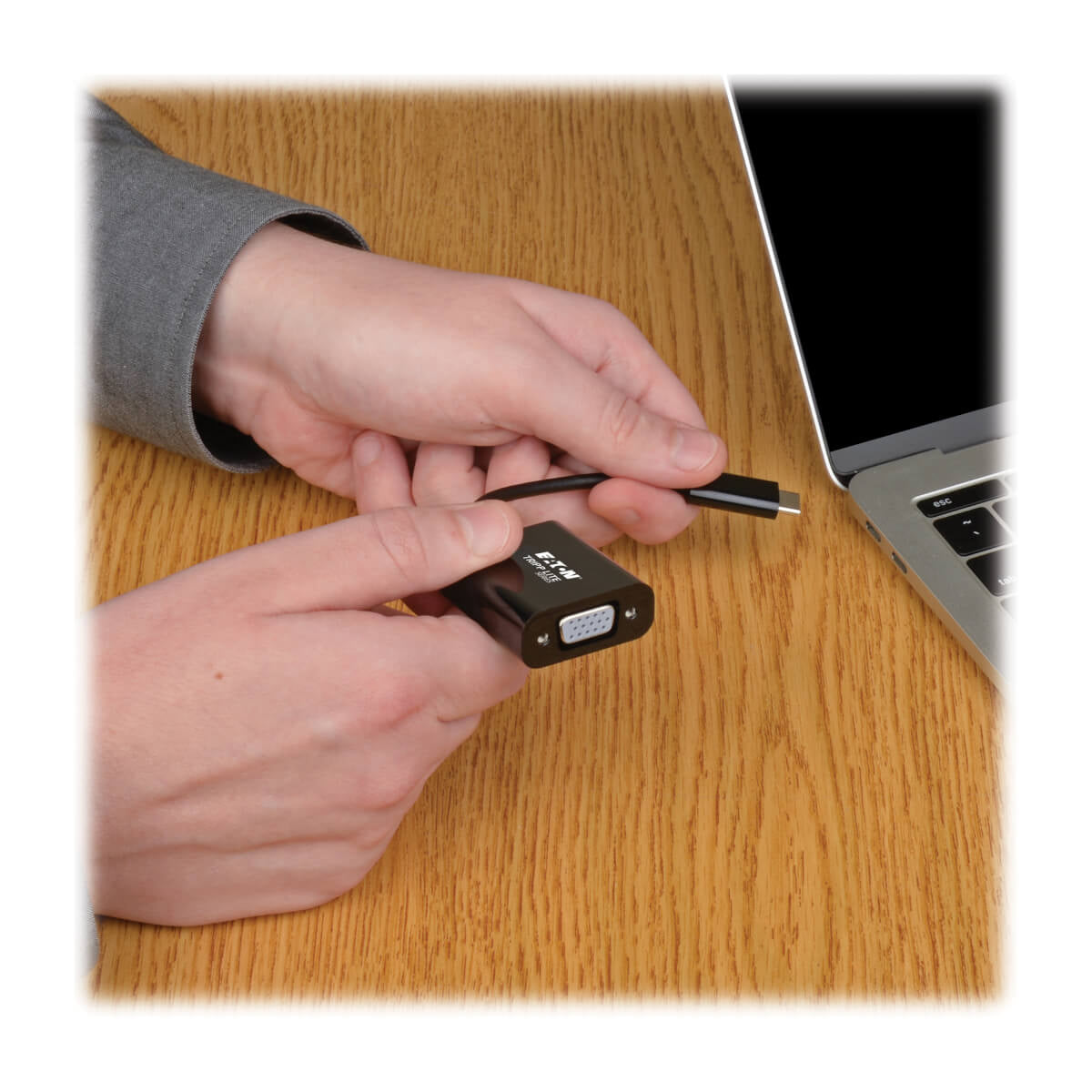 Tripp Lite U444-06N-VB-AM Adaptador USB-C a VGA con Modo Alterno - DP 1.2, Negro, 3.2 Gen 1 (3.1 Gen 1), USB Tipo C, 192