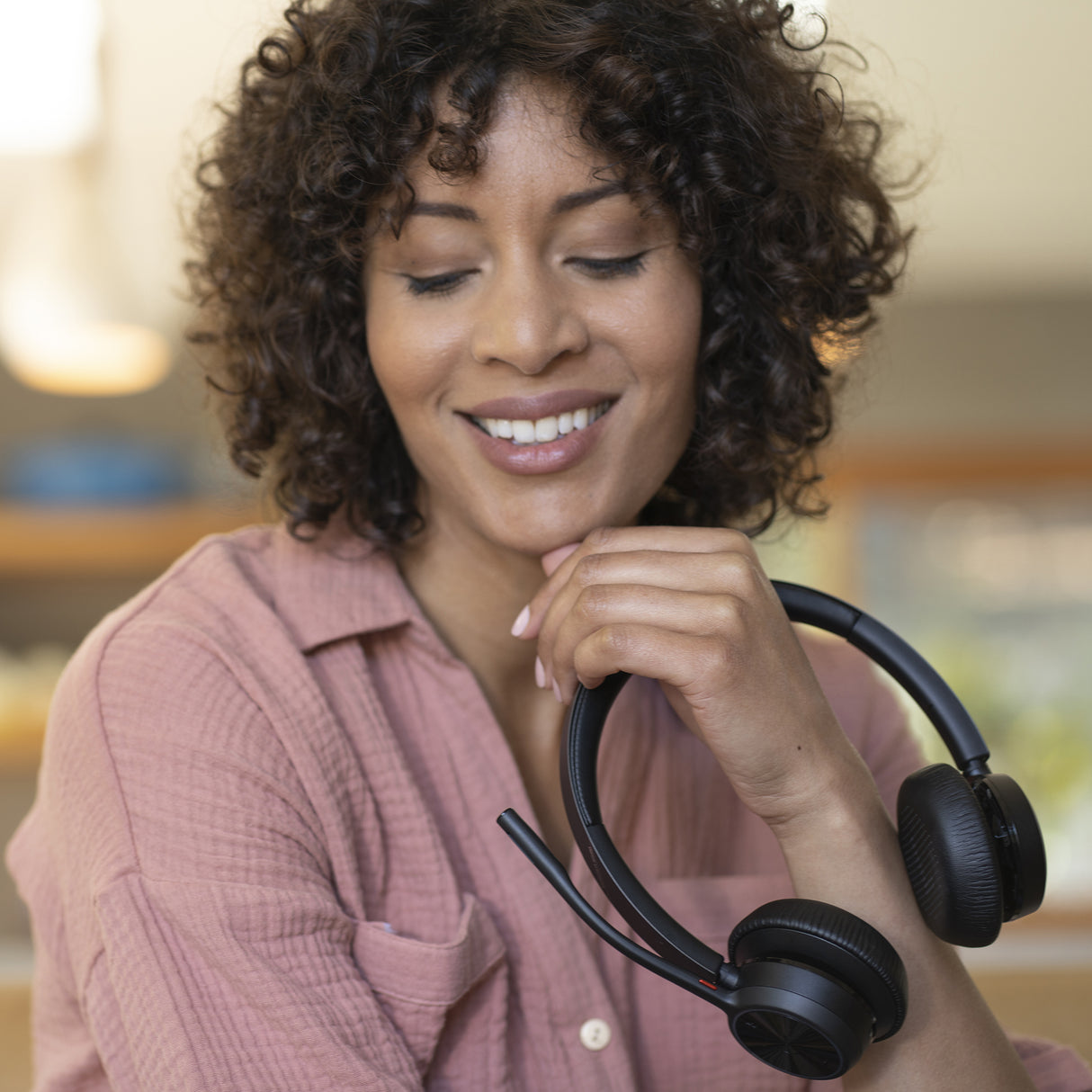 HP Poly Auriculares Poly Voyager 4320 USB-A + llave BT700 Auriculares Auriculares Diadema Oficina/Centro de llamadas Binaural