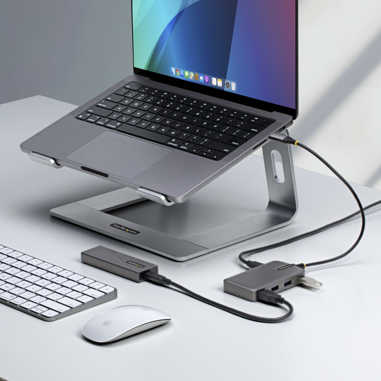 StarTech.com Hub USB de 4 Puertos USBA - USB 3.0 de 5Gbps - Alimentado por el Bus - Concentrador USB-C de 4 Puertos USB-A con Alimentación Opcional - Ladrón USB Portátil - Cable 30cm hubs de interfaz USB 3.2 Gen 1 (3.1 Gen 1) Type-C 1 4 5