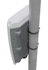 CRS504-4XQ-OUT, Switch exteriores CPU 650MHz, 128MB RAM, 1 Eth 10/100, 4 QSFP28 100G, CD jack y 802.3bt PoE-in, RouterOS