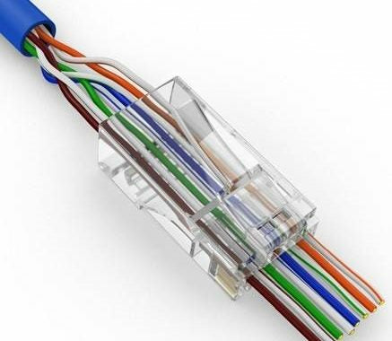 011-018/EZF-100, Plug RJ45 Cat5e modular de paso, para cable sólido, con chapa de oro, 100 piezas