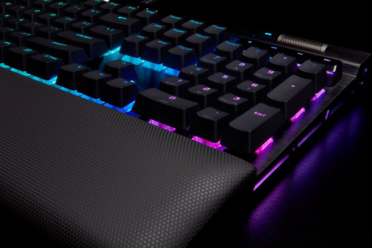 Corsair K100 RGB teclado Juego USB QWERTY Inglés de EE. UU. Negro