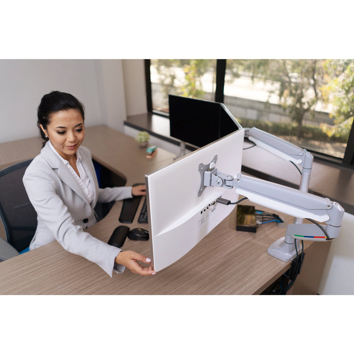 Kensington Brazo SmartFit de altura ajustable con un toque para dos monitores Monitor