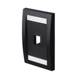 CFPE1BLY - Placa de Pared Vertical / 1 Puerto Mini-Com / Espacio para Etiquetas / ABS Negro