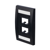 CFPE4BLY - Placa de Pared Vertical / 4 Puertos Mini-Com / Con Espacio para Etiquetas / 2.75 x 4.5 pulg. / Perfil Elevado / Negro