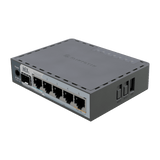 E60iUGS, hEX S, Ruteador Dual Core 950MHz, 512MB RAM, 2.5G SFP, 5xGEth, USB, RouterOS v7 L4, gabinete plástico