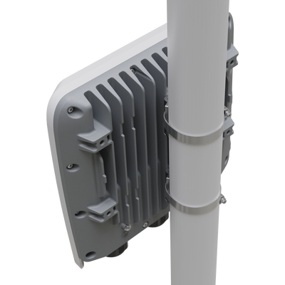 RB5009UPr+S+OUT, Ruteador PoE, 7xGEth, 1x2.5GigaEth, 1xSFP+ 10G, 8xPoE 802.3af/at, RouterOS