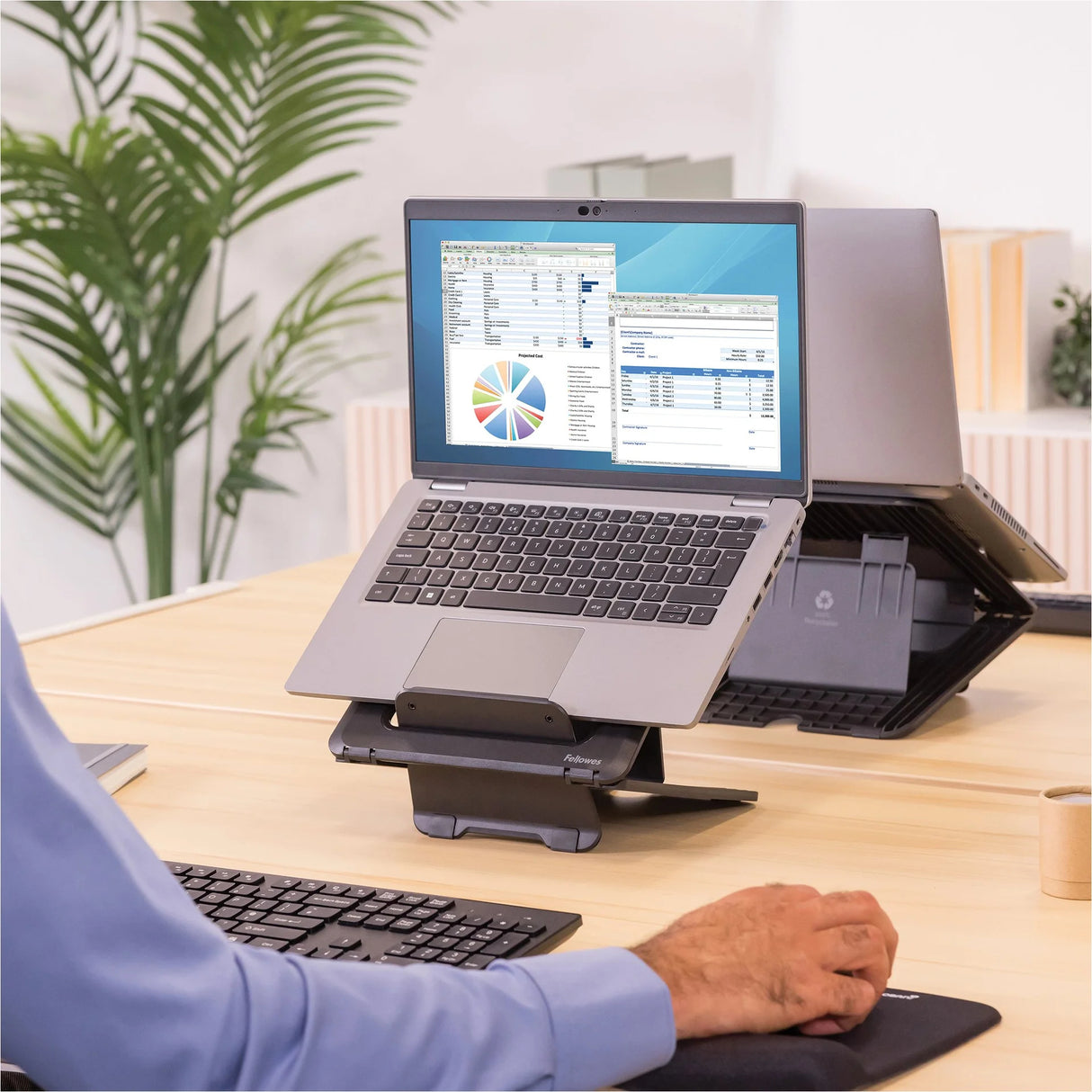 Fellowes Breyta Laptop Soporte para ordenador portátil Negro 35,6 cm (14") 1