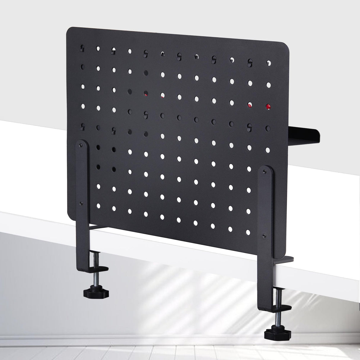StarTech.com Tablero Perforado de Sobremesa con Abrazadera - Panel Perforado Metalico - Organizador de Acero con Accesor