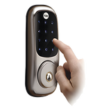 89537 - Cerradura electrónica / Teclado táctil y llave mecánica / 250 usuarios Z-Wave / 4 baterías AA / 1 año autonomía / 3 idiomas por voz