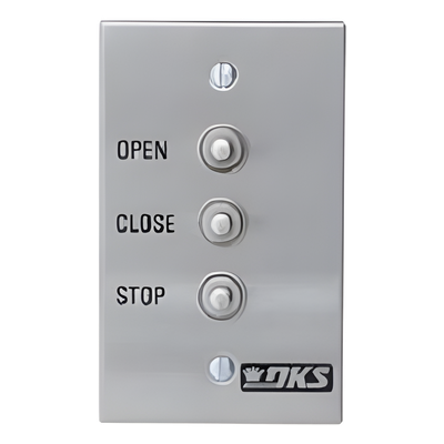 1200-007 - Botonera triple compatible con motores para portones abatibles y corredizos Doorking / Uso en interiores / Fácil instalación en caja estándar