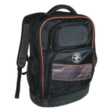 55439BPTB - Mochila para herramientas y computadora portátil Tradesman Pro™ en poliéster negro con 25 bolsillos (No incluye herramientas).