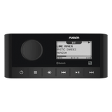10-02405-00 - Sistema de Audio Marino / Pantalla LCD 2.3" / Bluetooth y ANT / 180 W Pico / 22 W RMS x 4 / 2 Zonas Multi-Zone / IPX6 e IPX7 / Compatible con AM, FM, DAB+, AUX / Actualizaciones Inalámbricas