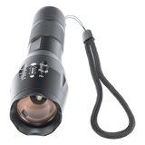 XT62 - Linterna LED Táctica / 800 Lúmenes / IPX4 / Zoom Ajustable / Doble Alimentación / Aluminio