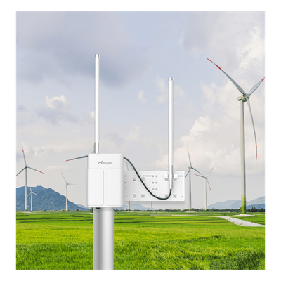 UG67L08GL915M - Gateway LoRaWAN para Exterior / 8 Canales / IP67 / 4G LTE / GNSS / PoE / Alcance 15 km (49,212.6 ft) / para BMS con BACnet y Modbus