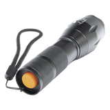 XT62 - Linterna LED Táctica / 800 Lúmenes / IPX4 / Zoom Ajustable / Doble Alimentación / Aluminio