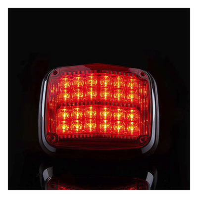 XT1895R - Luz de Advertencia LED / 8 x 6" (203 x 152 mm) / 24 LEDs / IP67 / 12-30 VCC / Patrones Múltiples / SAE-ECE