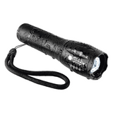 XT61 - Linterna LED Táctica / 600 Lúmenes / IPX4 / Zoom Ajustable / Funcionamiento Dual 4.5V / 3.7V / Aluminio Ultraligero