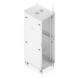 UACC-RACK-42U-800-P - Gabinete Rack de Piso / 42U / 600 × 800 mm (23.6 x 31.5') / Carga 800 kg (1,763.7 lb) / Puerta Perforada / Ventiladores Integrados / Ruedas con Seguro